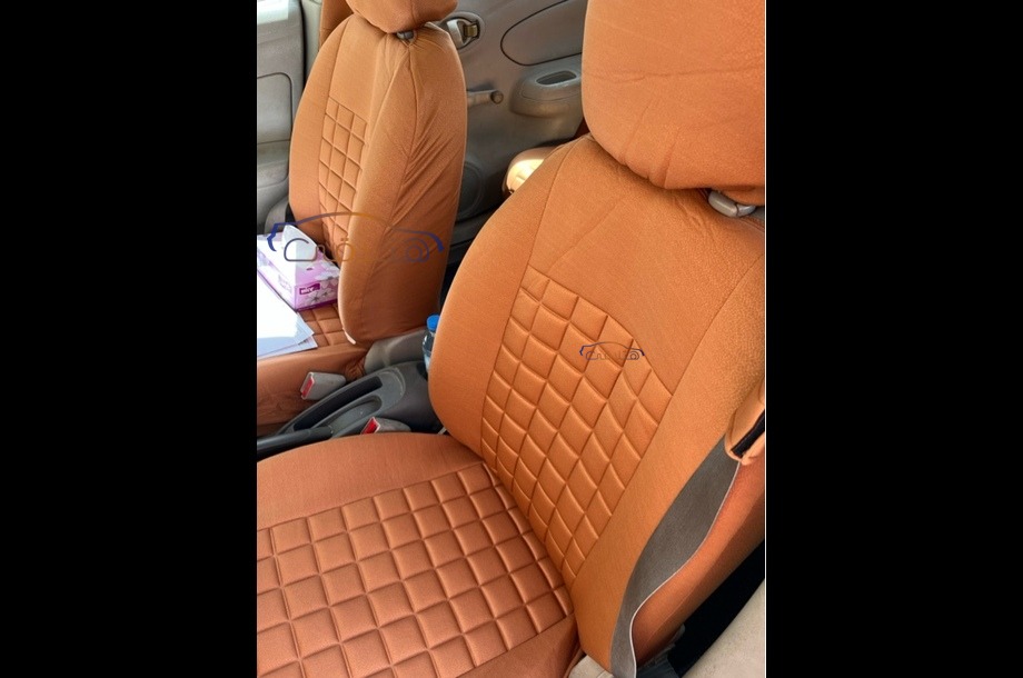 Sunny Nissan أبيض