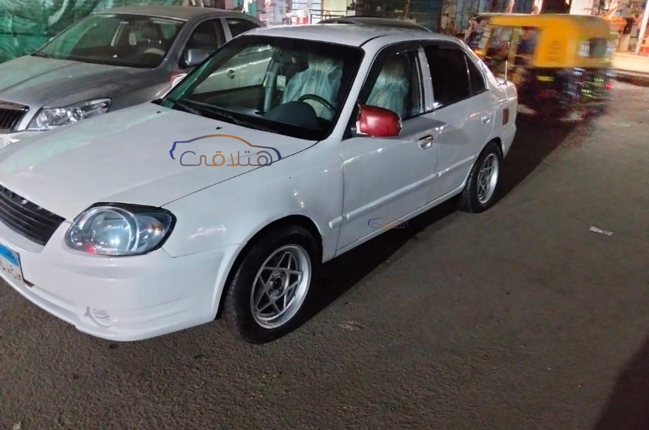 Verna Hyundai أبيض