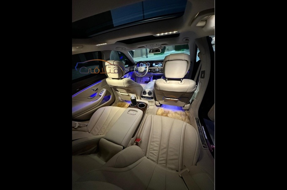 200 Mercedes أسود