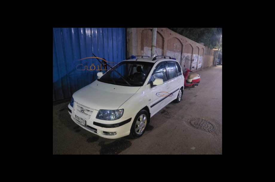 Matrix Hyundai أبيض