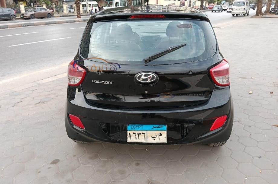 Grand i10 Hyundai أسود