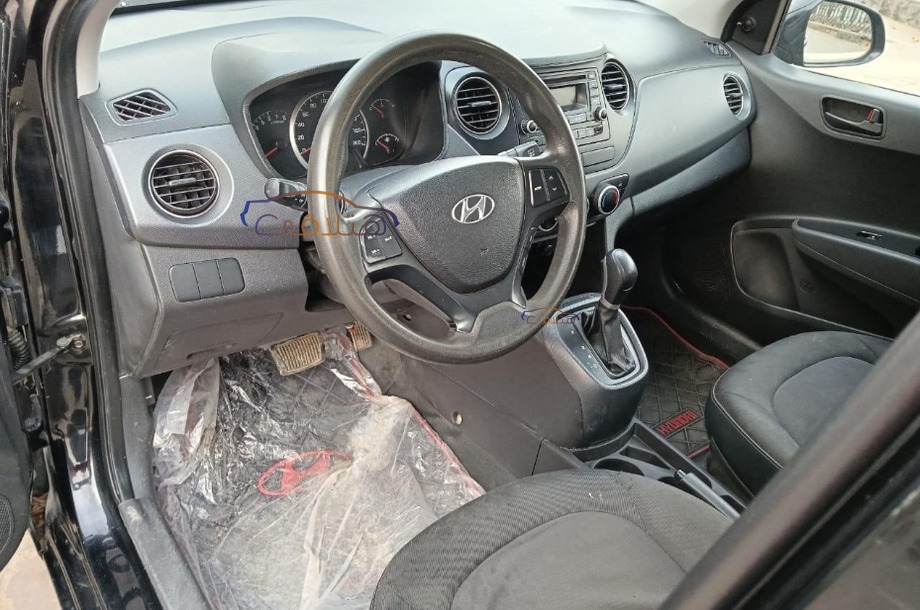 Grand i10 Hyundai أسود