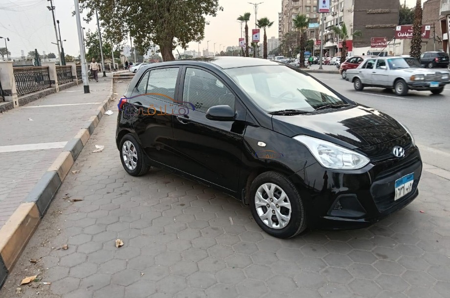 Grand i10 Hyundai أسود