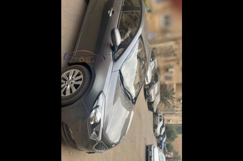 Cerato Kia فضي