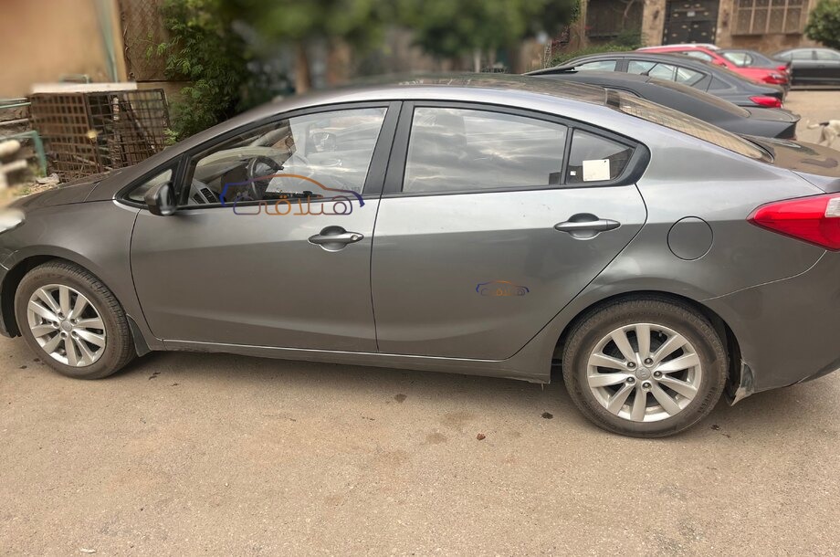 Cerato Kia فضي
