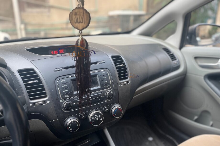 Cerato Kia فضي