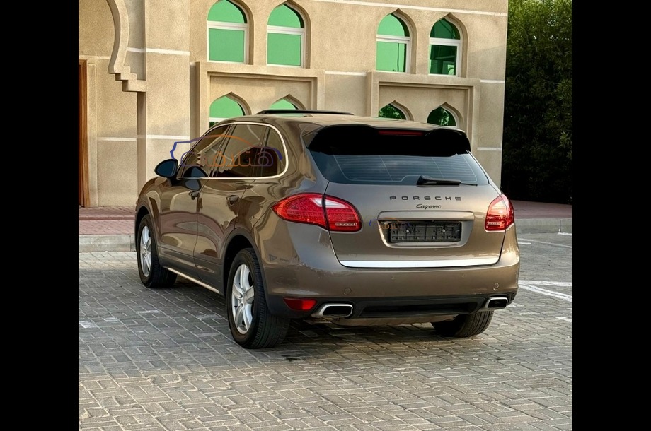 Cayenne Porsche Brown