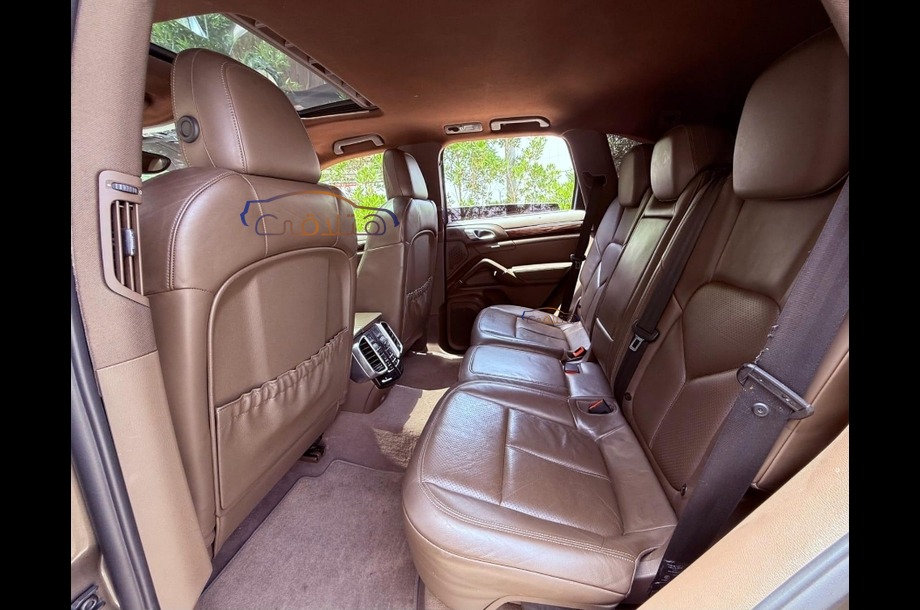 Cayenne Porsche Brown