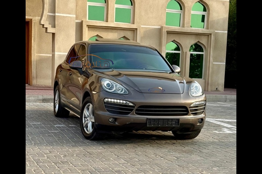 Cayenne Porsche Brown