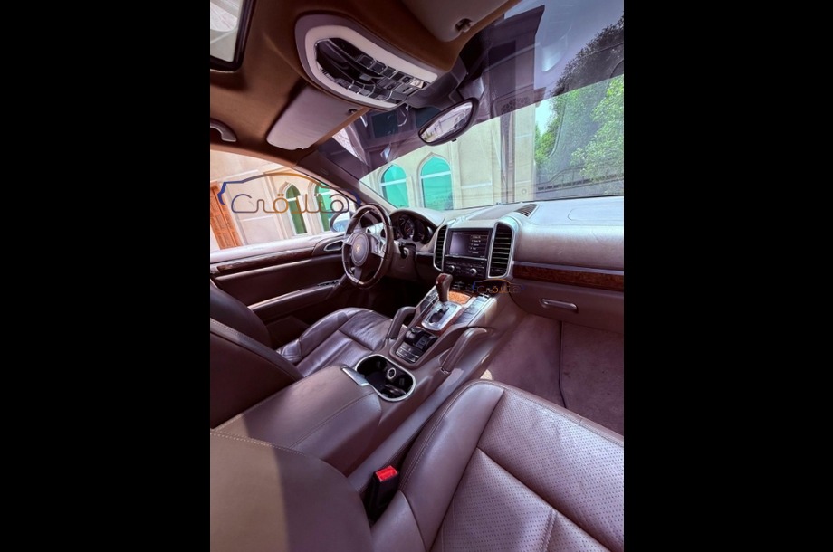 Cayenne Porsche Brown
