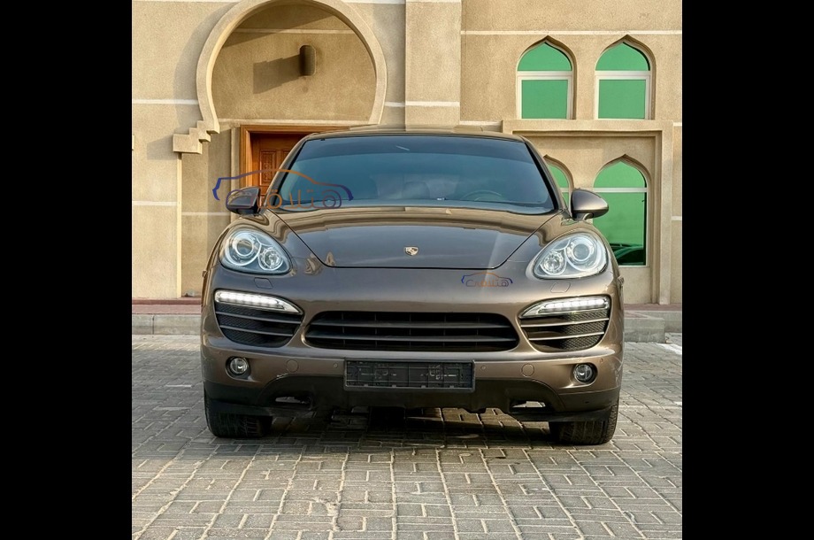 Cayenne Porsche Brown