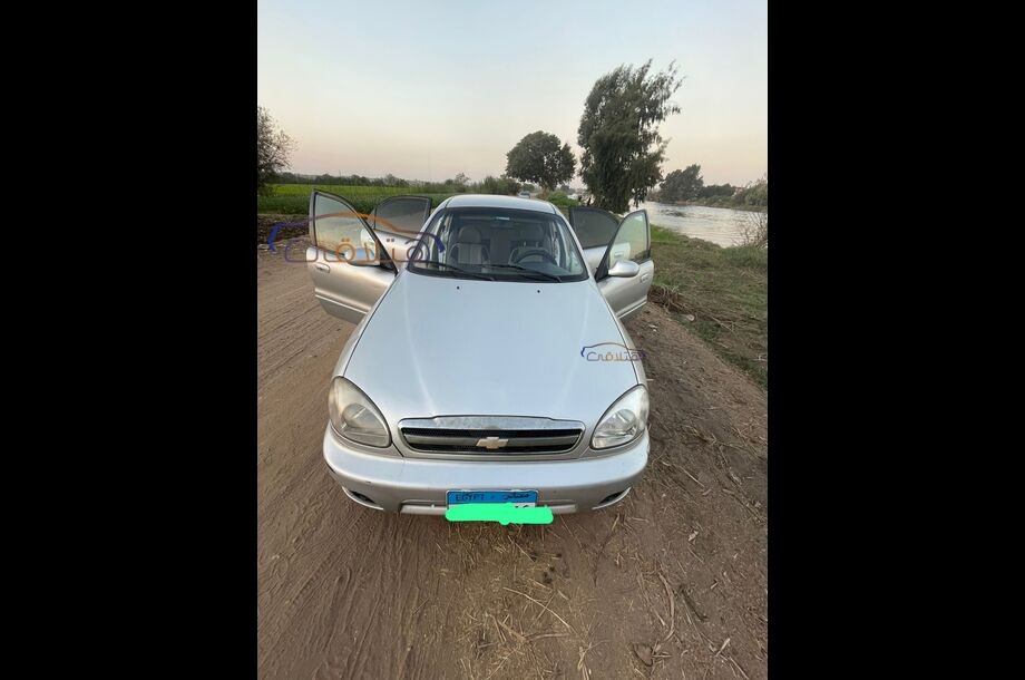 Lanos Chevrolet فضي