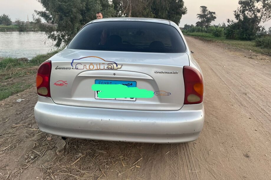 Lanos Chevrolet فضي