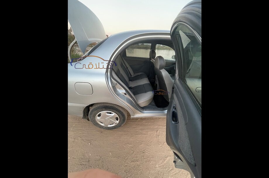 Lanos Chevrolet فضي