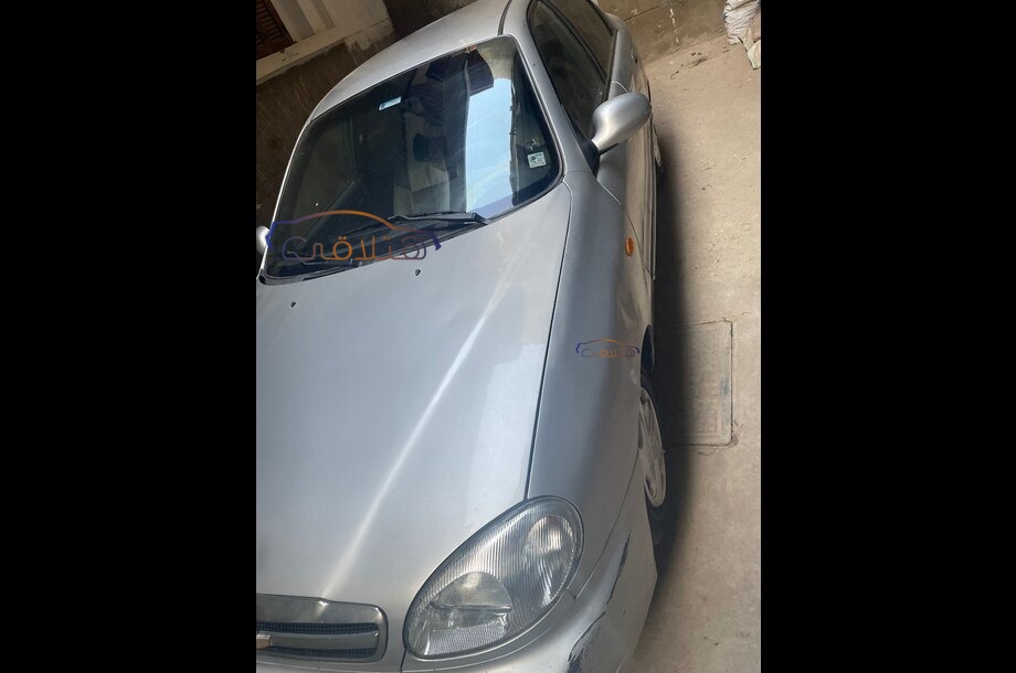 Lanos Chevrolet فضي