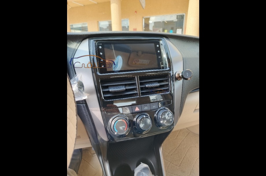 Yaris Toyota أبيض