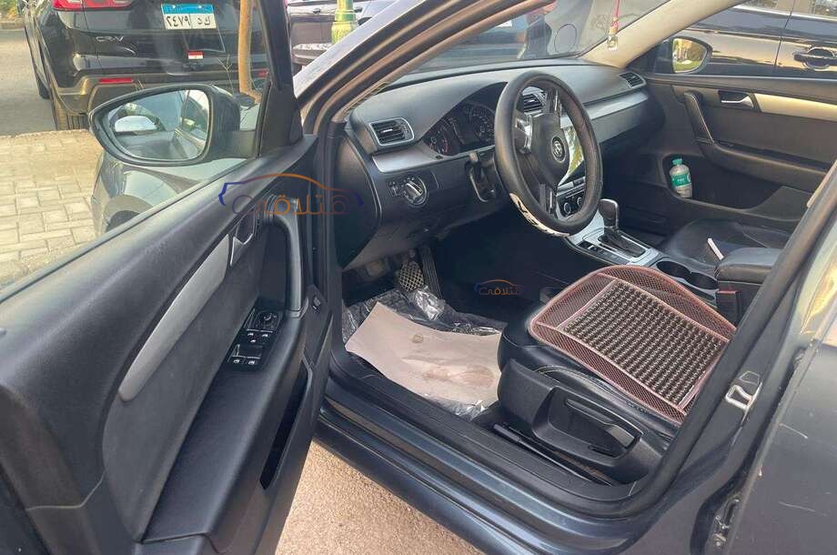 Passat Volkswagen رمادي