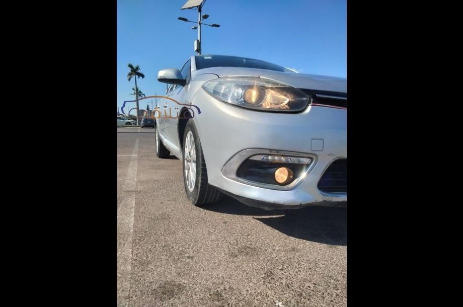 Fluence Renault فضي