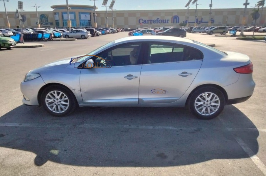 Fluence Renault فضي