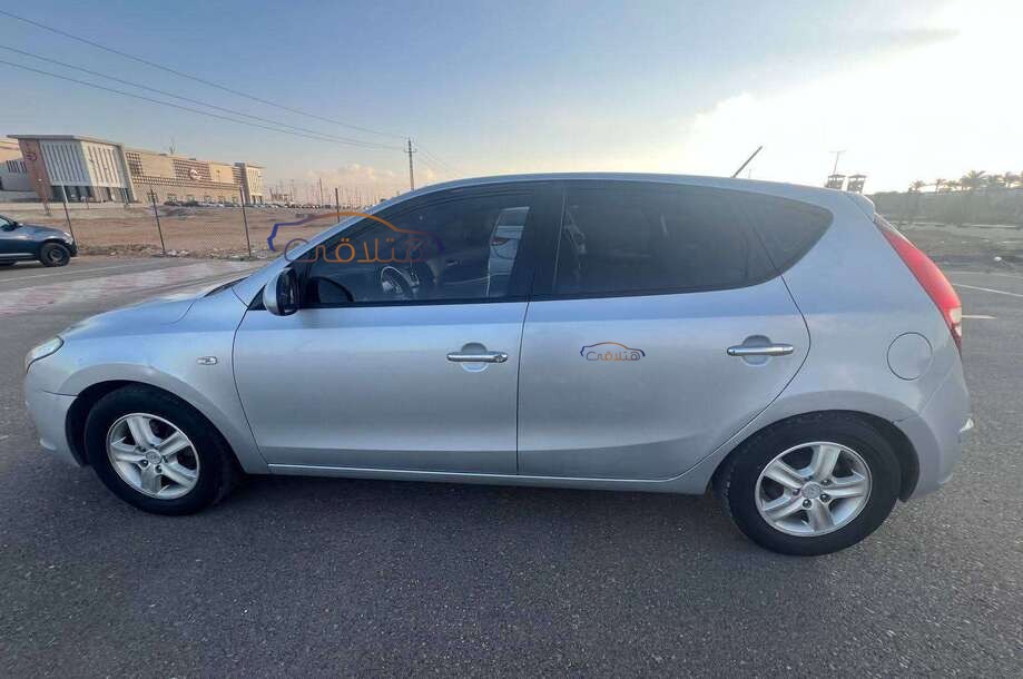 I30 Hyundai فضي
