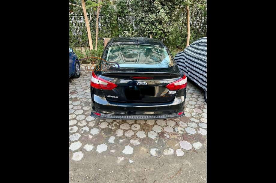 Focus Ford Black