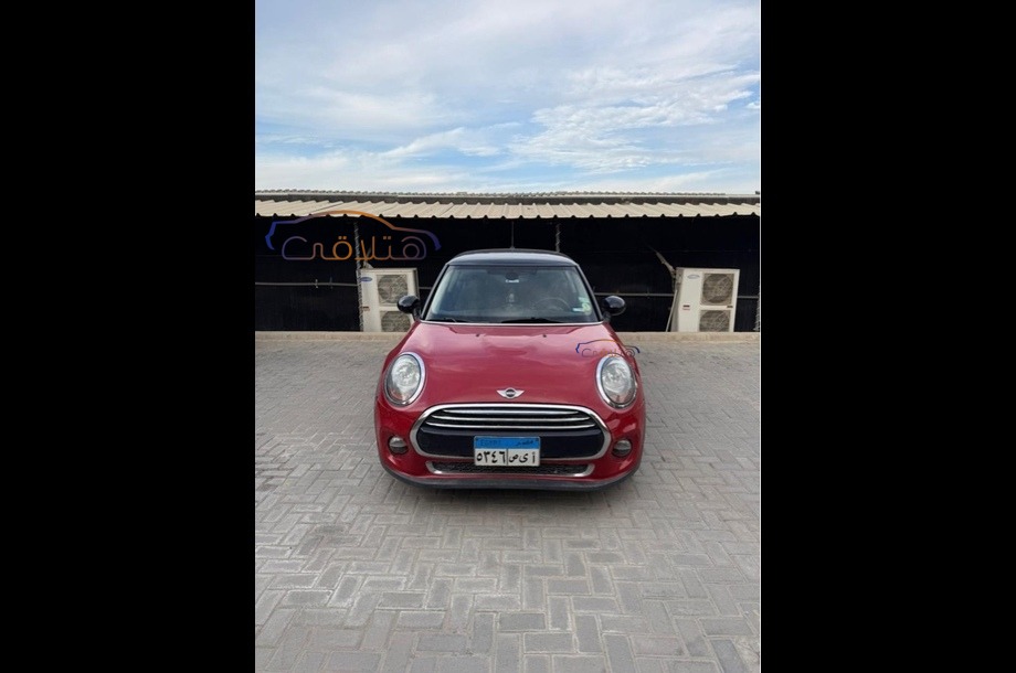 Cooper Mini احمر