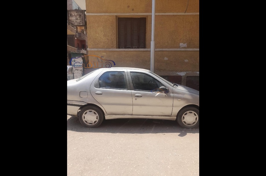 Siena Fiat رمادي