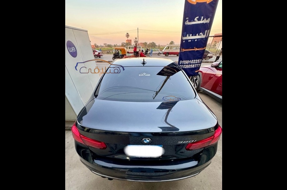 320 BMW أسود