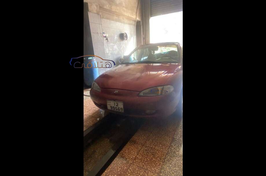 Avante Hyundai احمر غامق