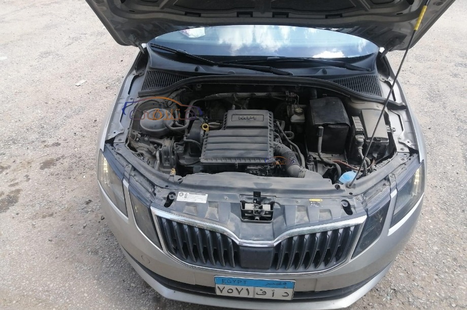 Octavia A7 Skoda برونزي