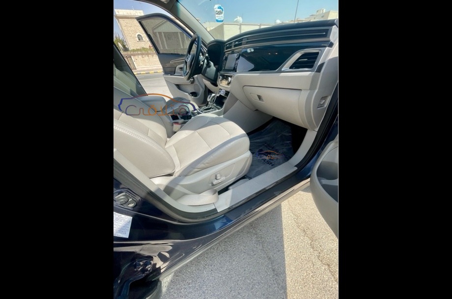 Korando Ssang Yong الأزرق الداكن