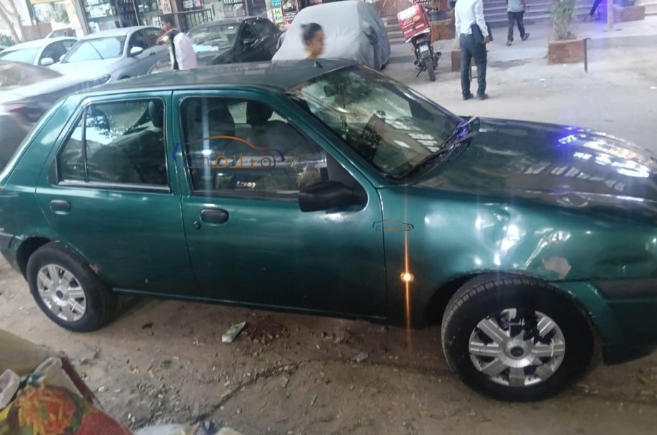 Fiesta Ford أخضر
