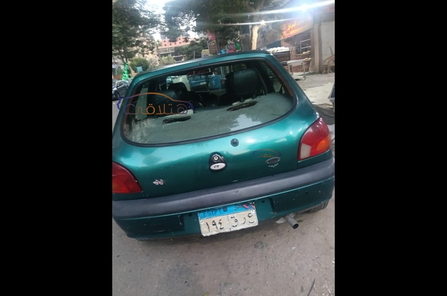 Fiesta Ford أخضر