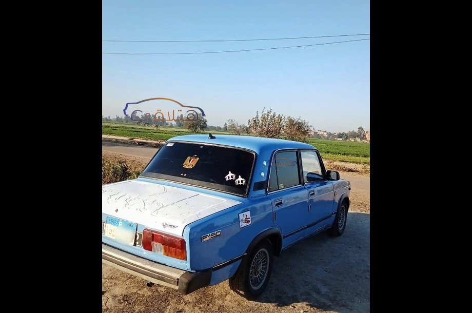 2105 Lada أزرق