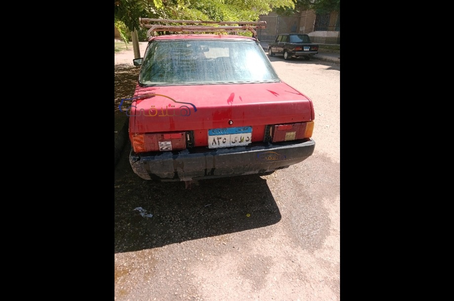 Regata Fiat احمر