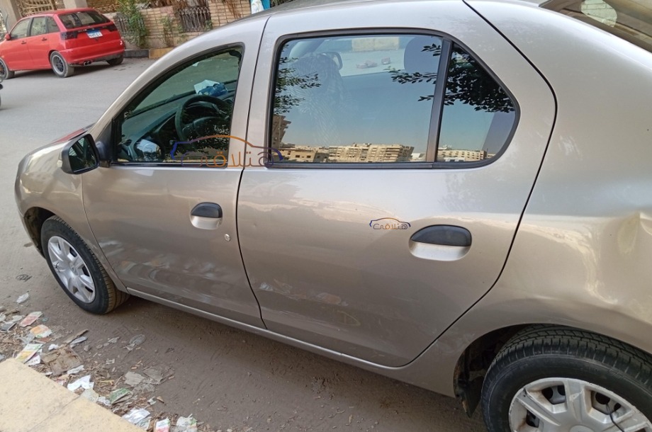 Logan Renault ذهبي