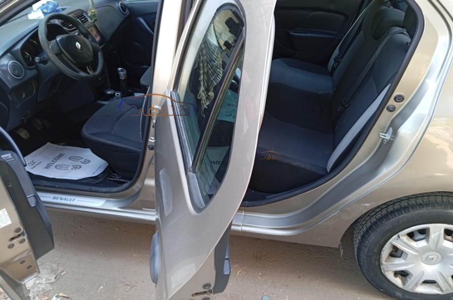 Logan Renault ذهبي