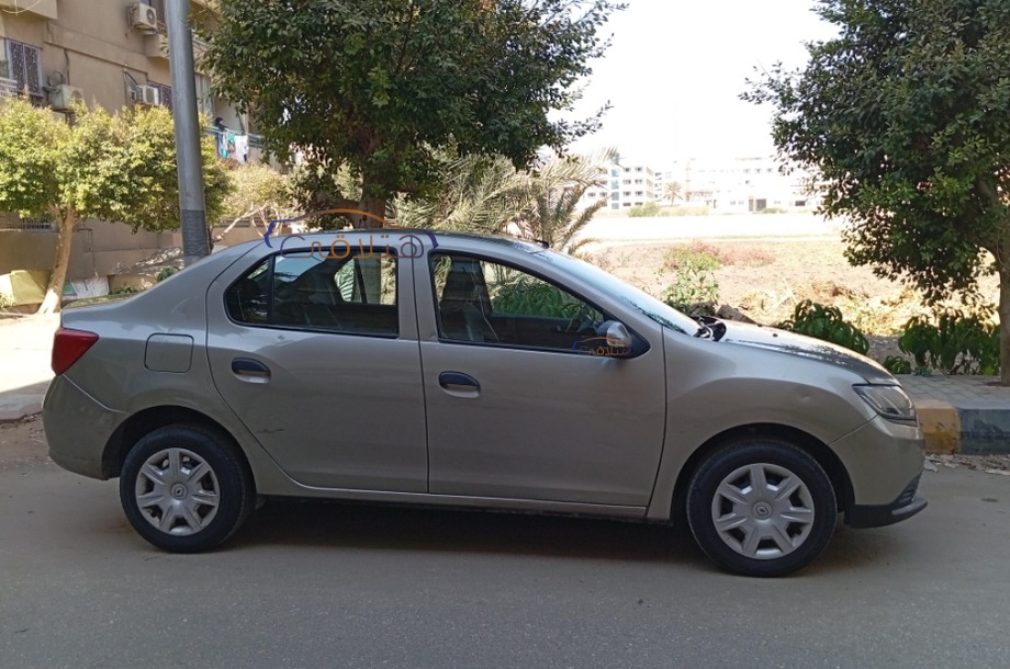 Logan Renault ذهبي