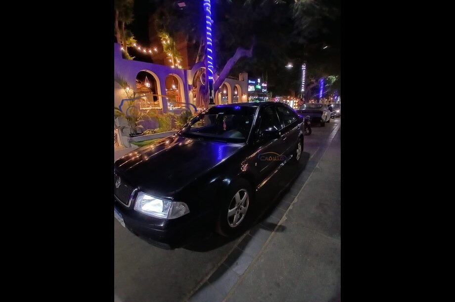 Octavia A4 Skoda أسود