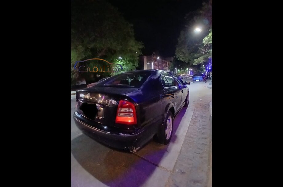 Octavia A4 Skoda أسود