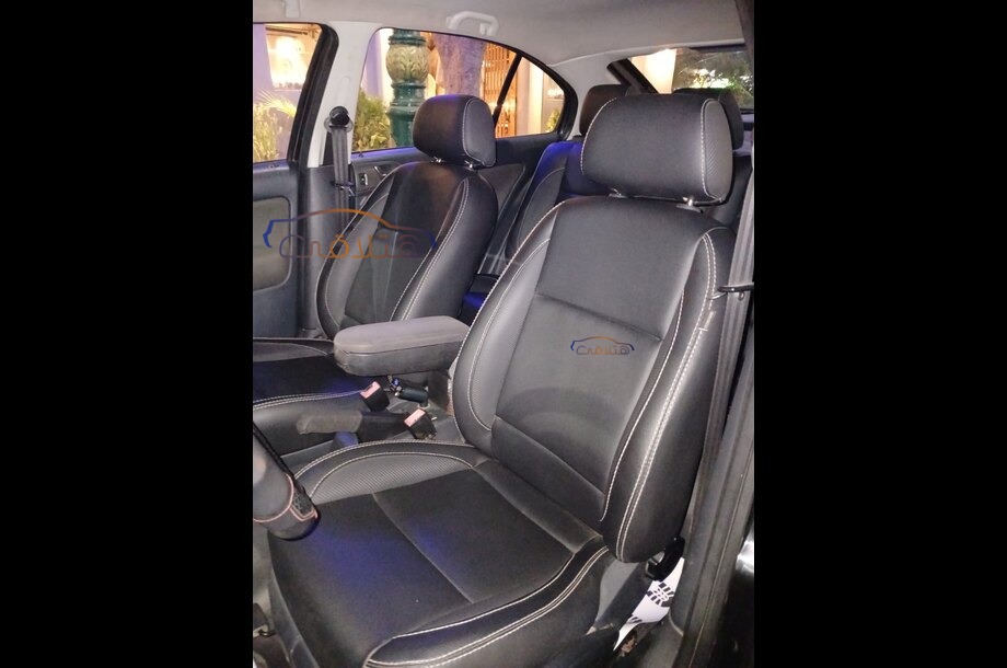 Octavia A4 Skoda أسود