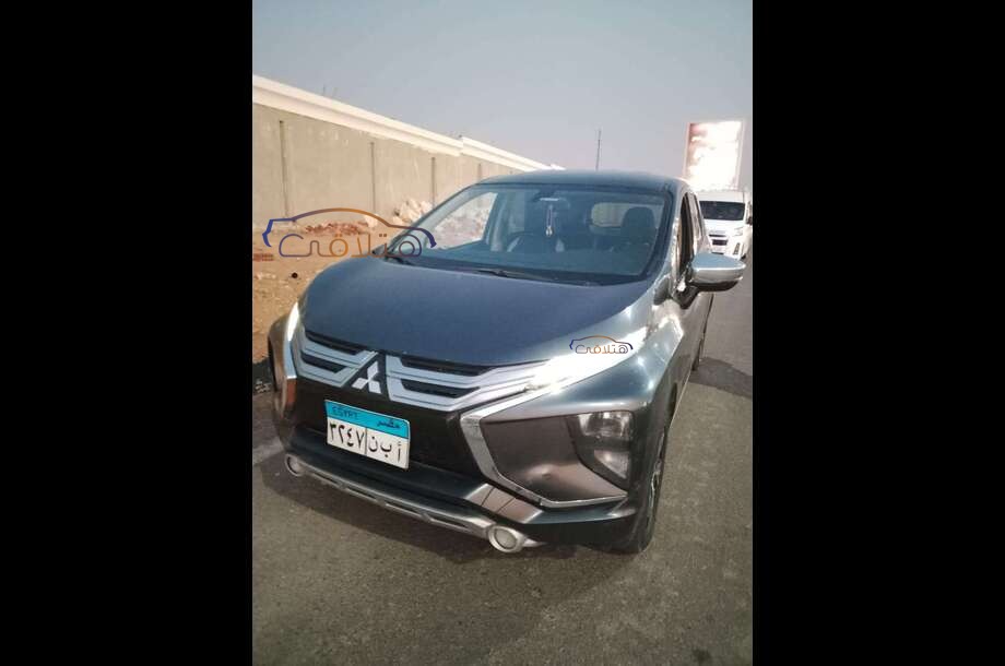 Xpander Mitsubishi أسود