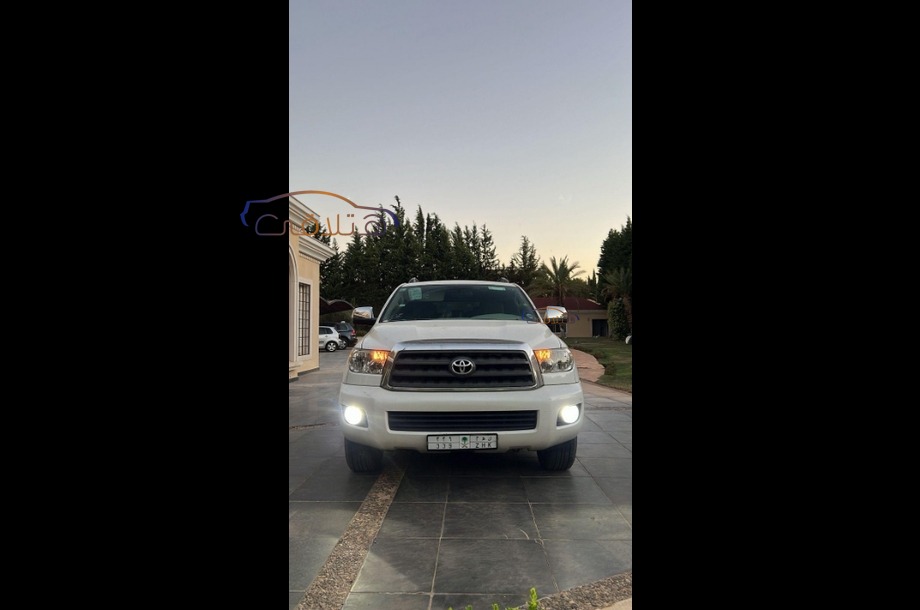 Sequoia Toyota أبيض