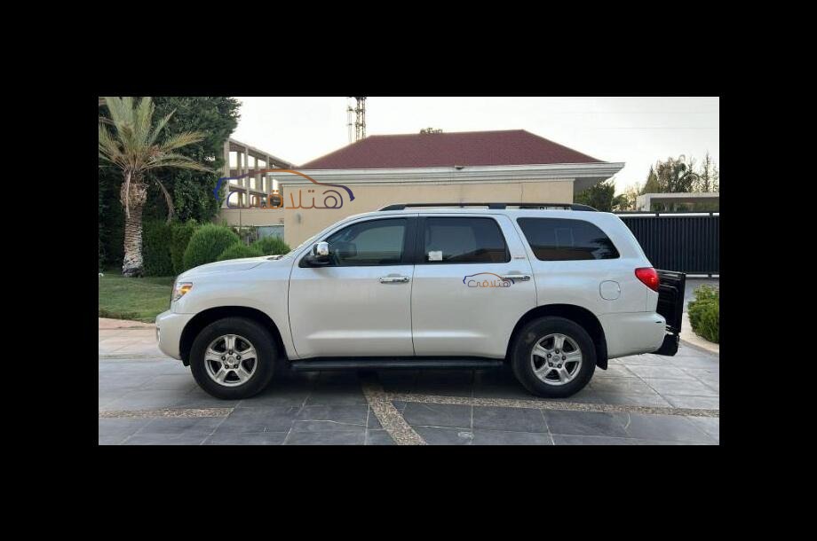 Sequoia Toyota أبيض