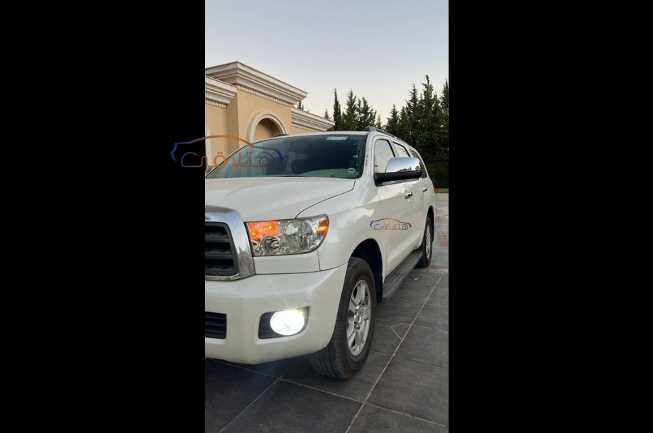 Sequoia Toyota أبيض