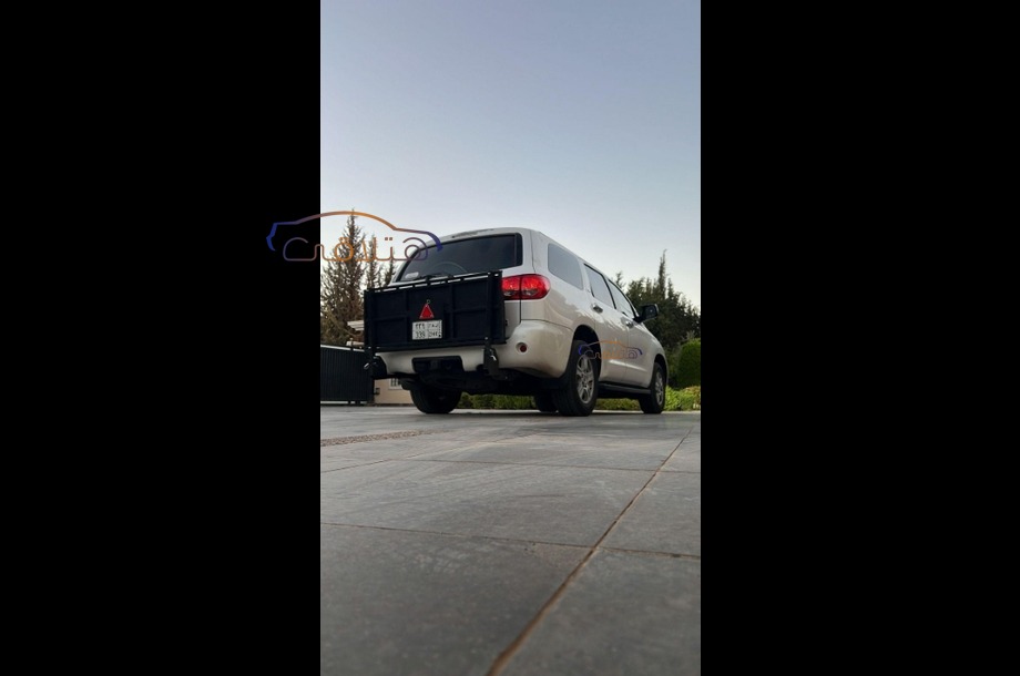 Sequoia Toyota أبيض