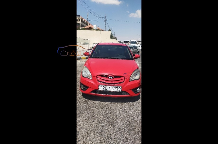 Verna Hyundai احمر