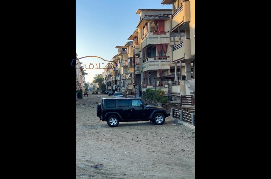 Wrangler Jeep أسود