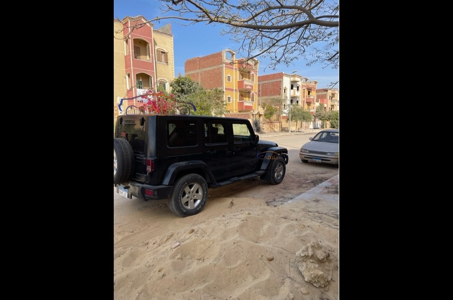 Wrangler Jeep أسود