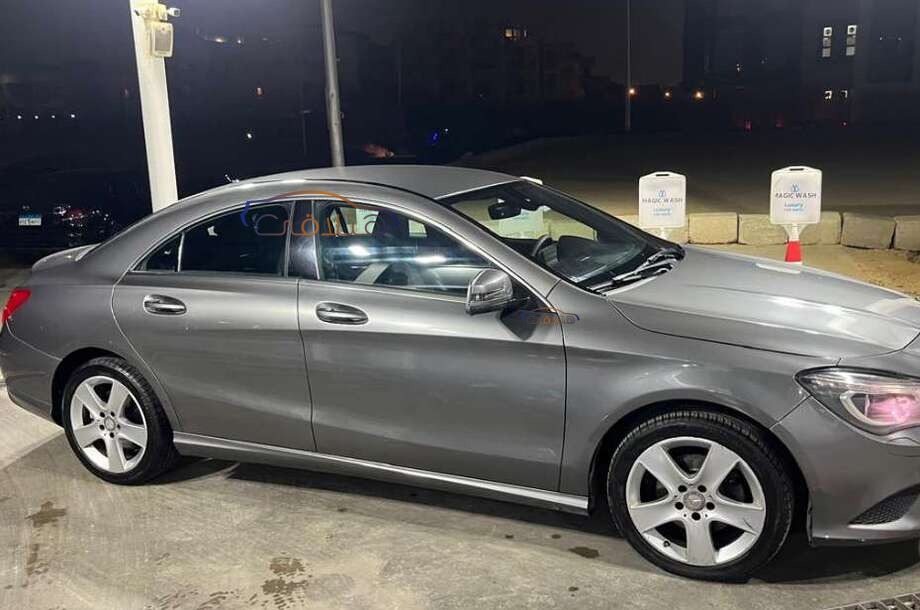 CLA 180 Mercedes Silver